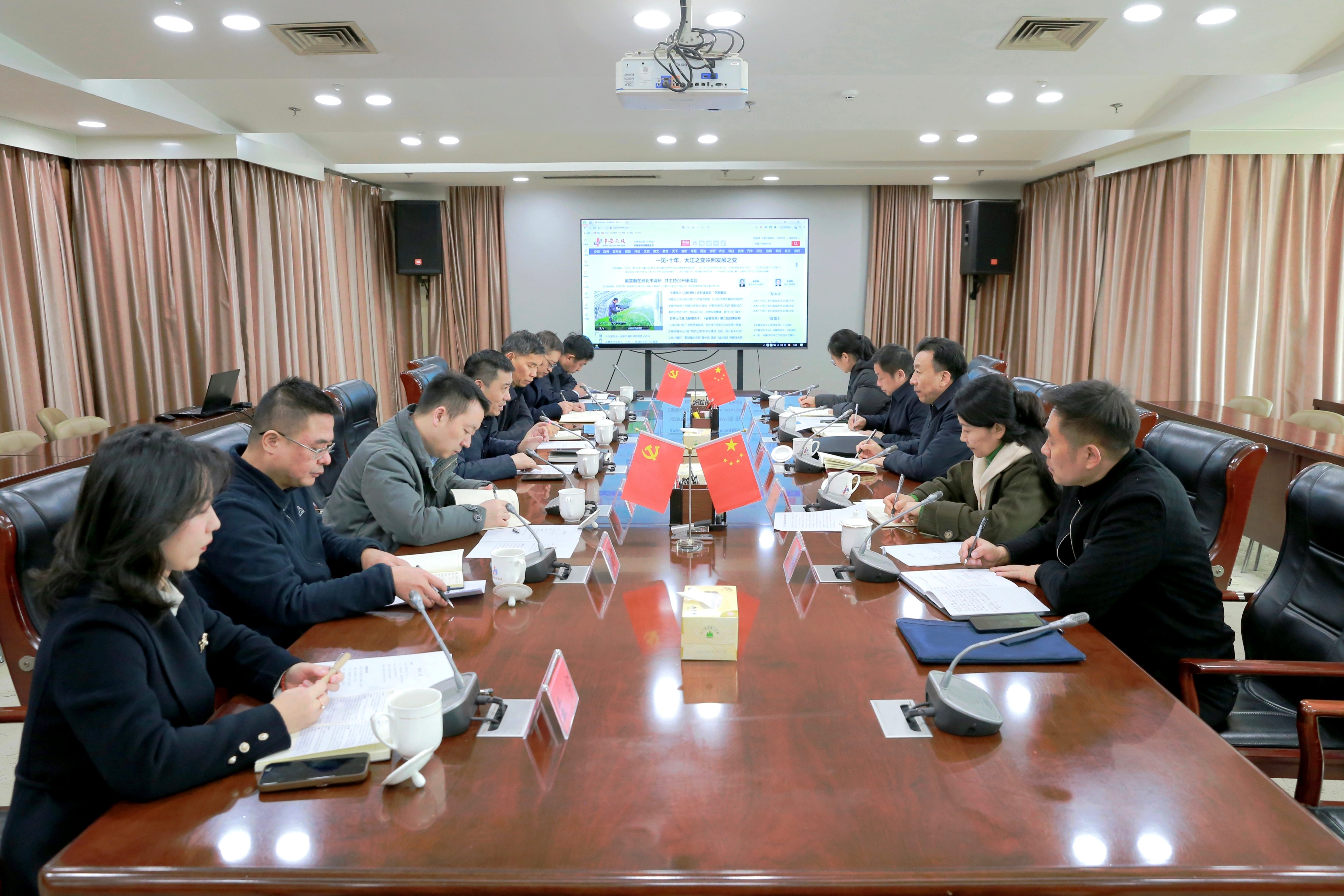 安徽省僑聯(lián)黨組書(shū)記、主席王汪苗一行到安徽新媒體集團(tuán)調(diào)研座談